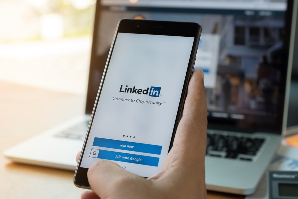 Por que profissionais graduados devem ter um perfil no LinkedIn